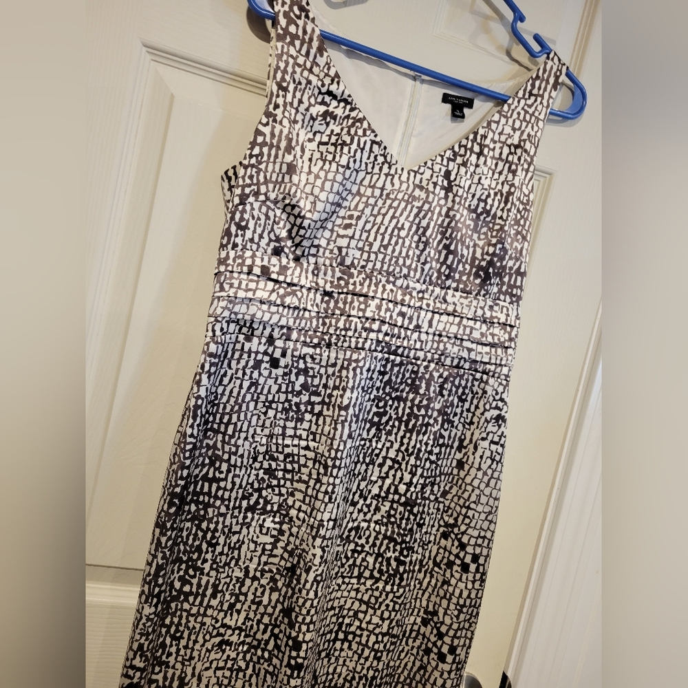Ann Taylor sleeveless sheath Dress Brown White Animal Inspired Print Size 4 Silk